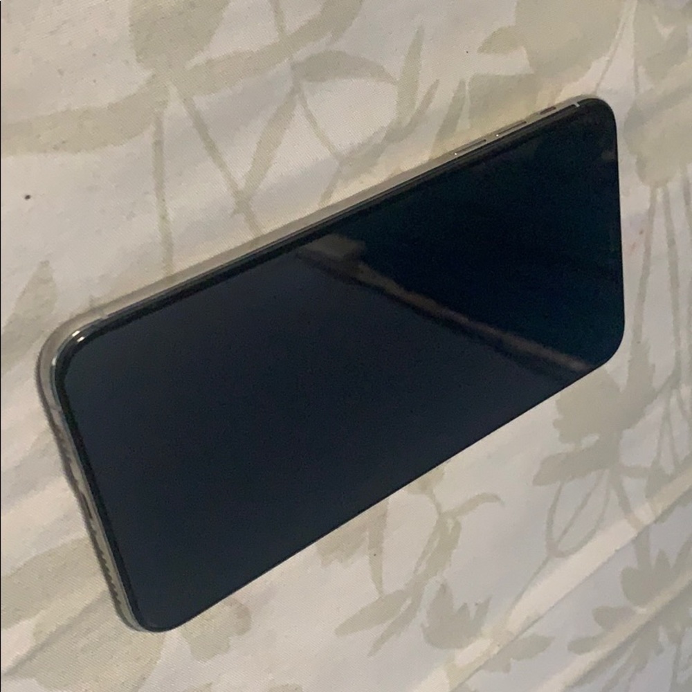 iPhone XS MAX - Picture 3 of 4